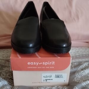 Easy Spirit Women's Black Loafers